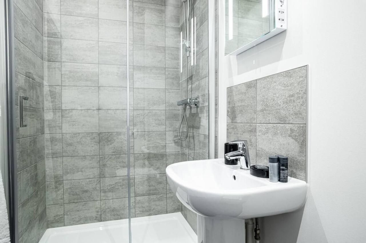 Bayard Apartments - 2 Bed Apartment Contractors Welcome ปีเตอร์โบโรห์ ภายนอก รูปภาพ