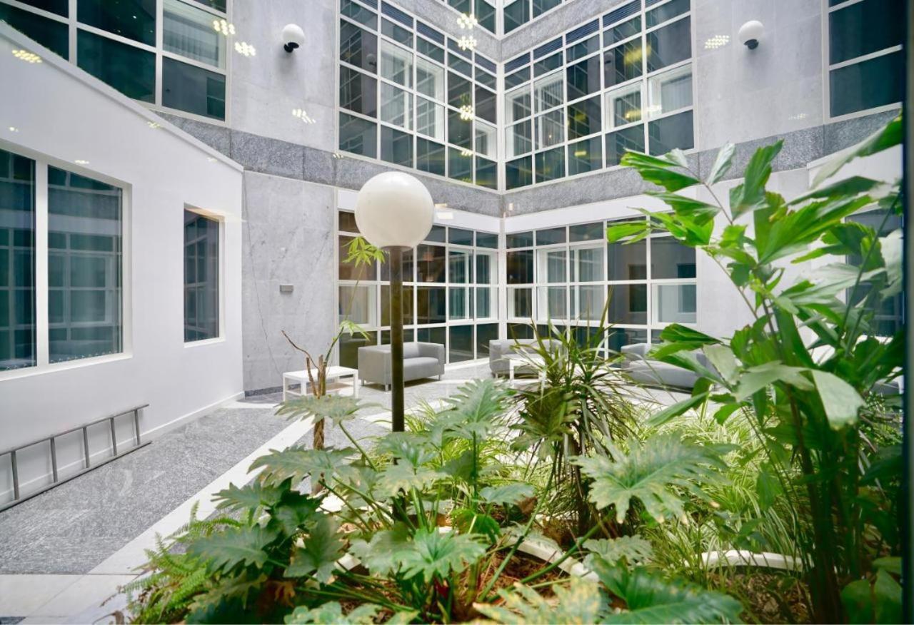 Bayard Apartments - 2 Bed Apartment Contractors Welcome ปีเตอร์โบโรห์ ภายนอก รูปภาพ